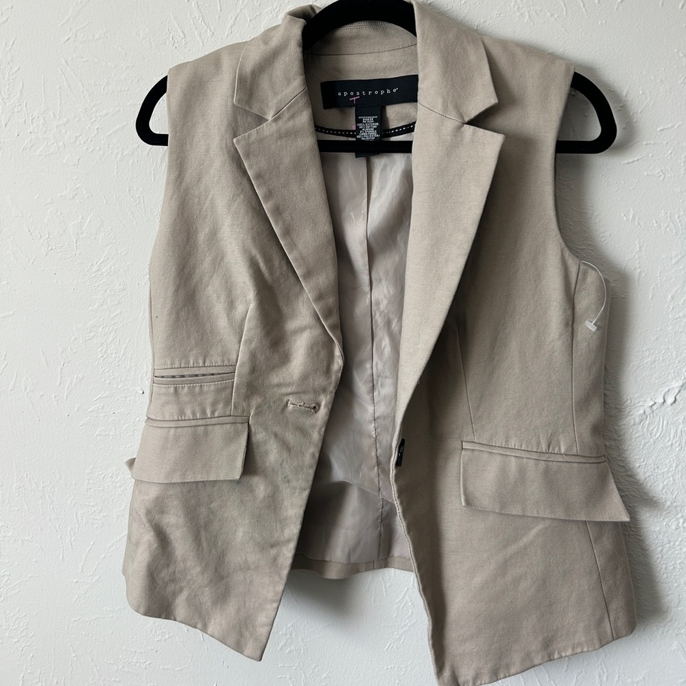 Apostrophe Vest